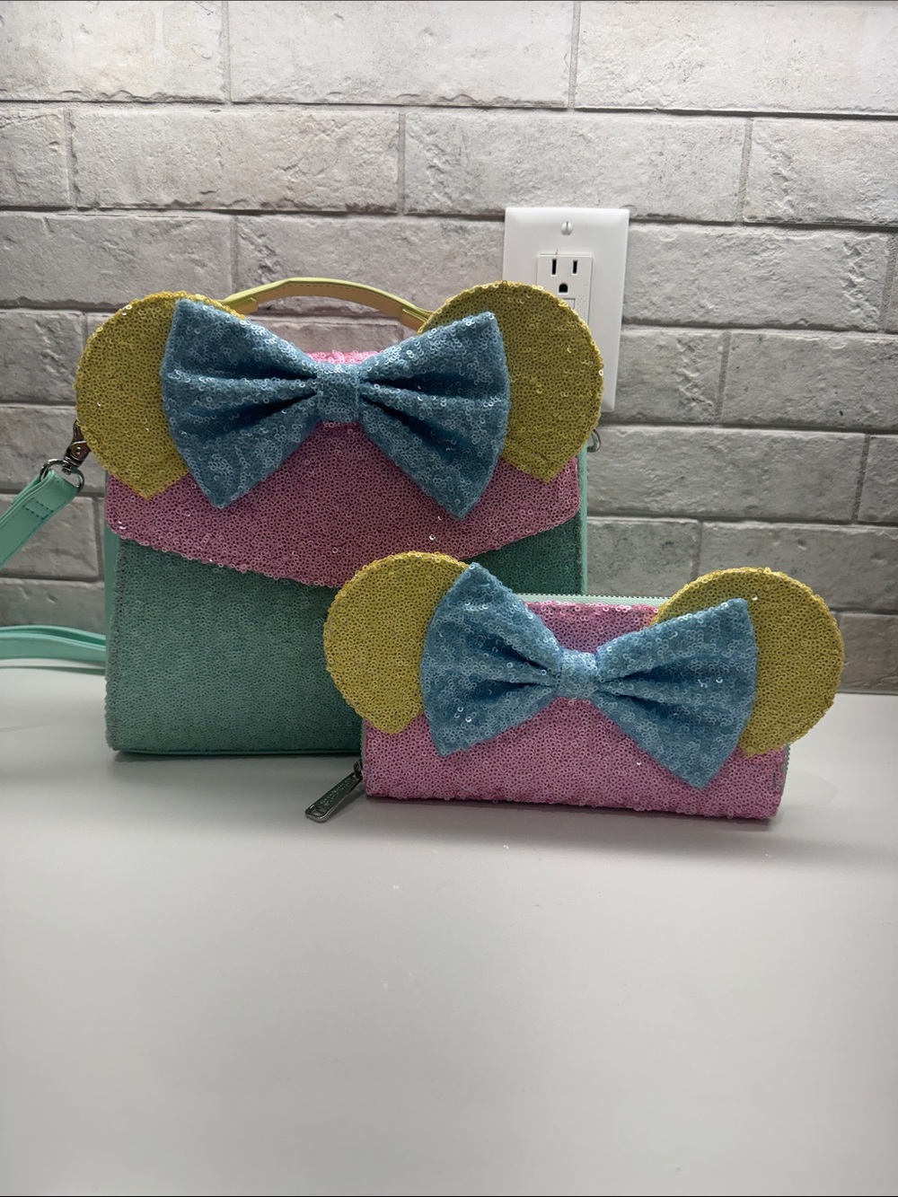 Disney Loungefly Minnie Mouse Purse with Wallet